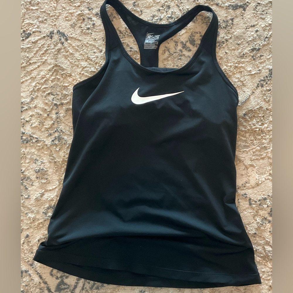 Womens Nike fitness tank top built in bra Size M